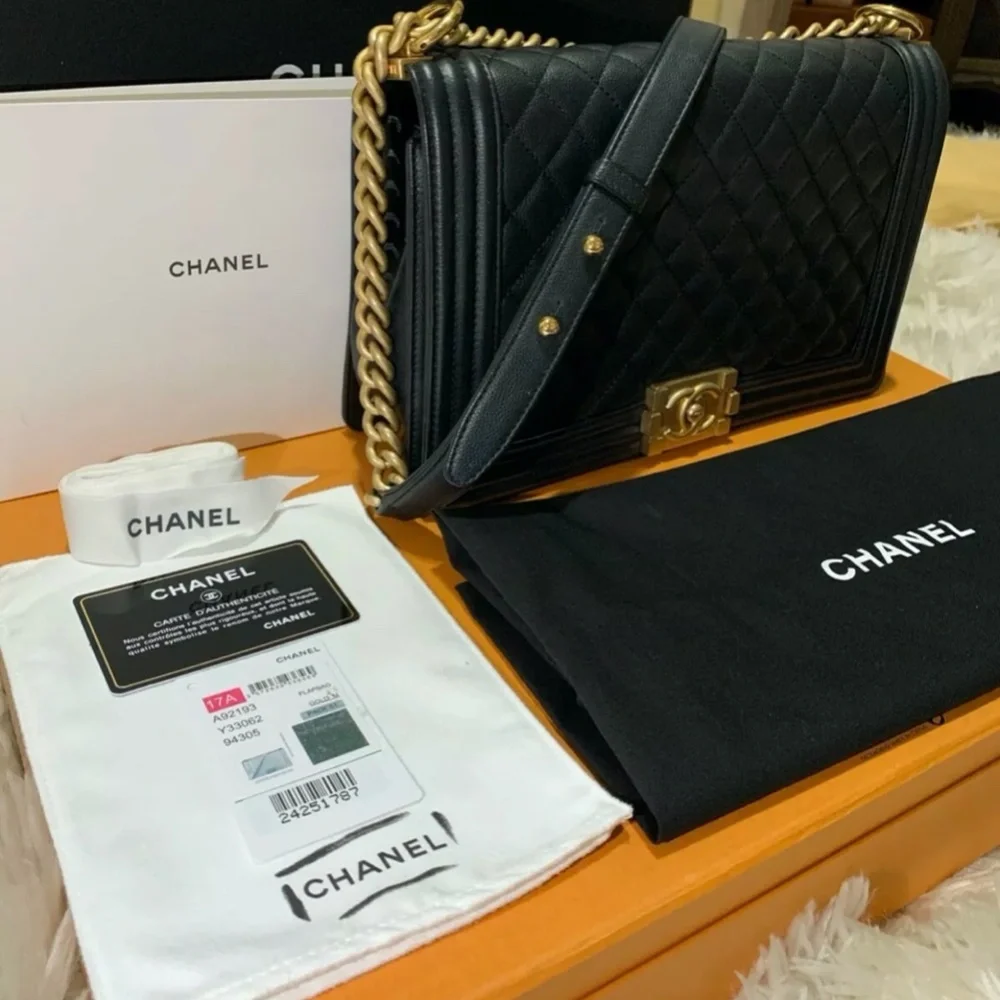Chanel Boy Bag New Medium Quilted Caviar Black NWT
